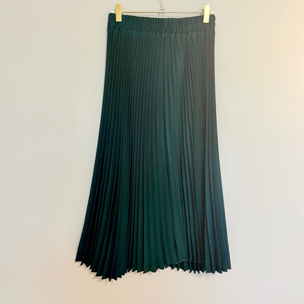 Classic Pleated Midi Skirt - Dark Green